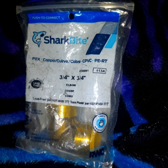 LAST CHANCE SALE ONLY $8 SharkBite 3/4-in Push-to-Connect 90-Degree Elbow - Picture 1 of 5